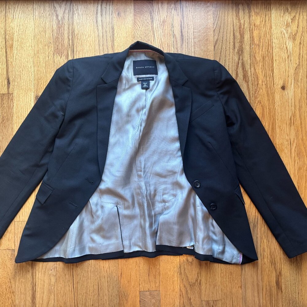 Banana Republic Black Virgin Wool Blazer 4P